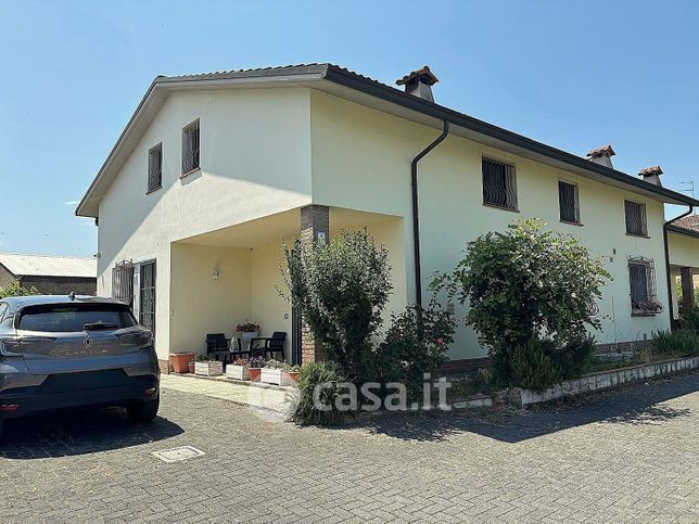 Casa bi/trifamiliare in residenziale in Via Pio la Torre