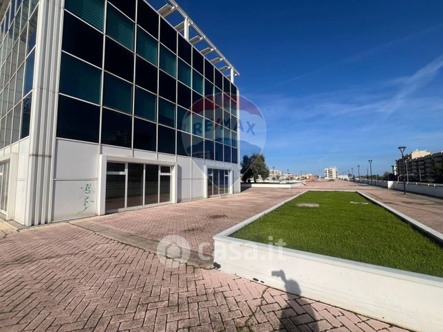 Ufficio in commerciale in Via Arturo Toscanini 19