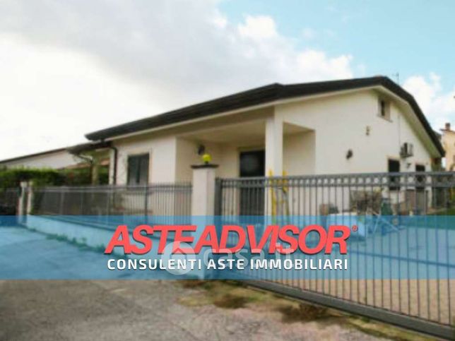 Villa in residenziale in Via Giuseppe Zanardelli 32