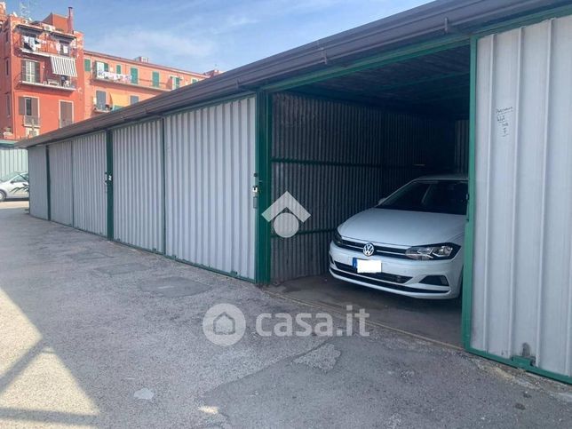 Garage/posto auto in residenziale in Corso Giuseppe Garibaldi 101