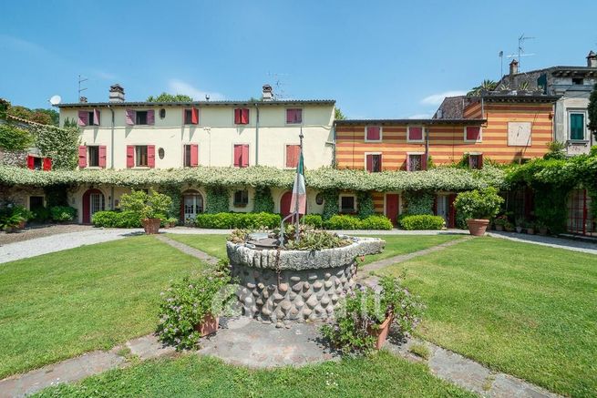 Appartamento in residenziale in Via Montebonello 6