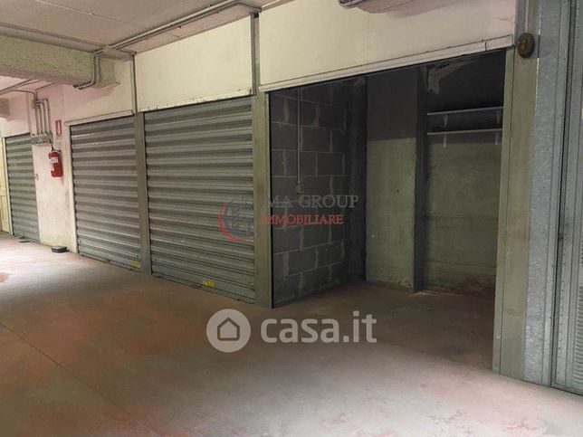 Box/posto auto in residenziale in Piazza Melozzo da Forlì 4