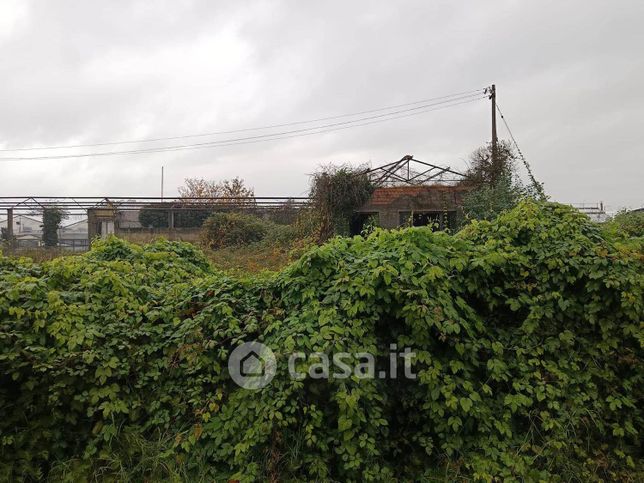 Capannone in commerciale in Via Aurelia Sud 444