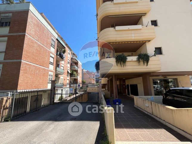 Box/posto auto in residenziale in Via Giuseppe Verdi