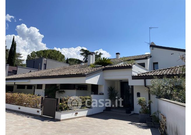 Appartamento in residenziale in Via Monte Rosa 14