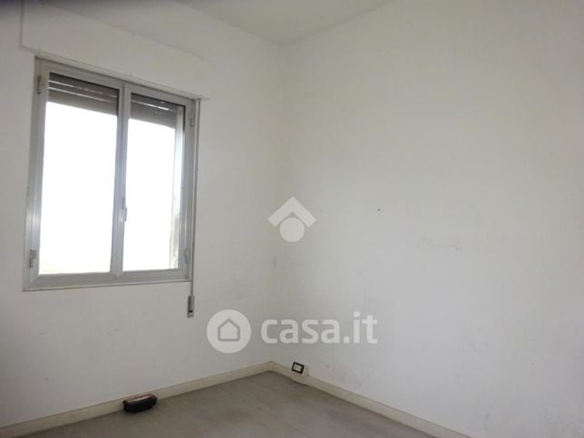Capannone in commerciale in Via Ponte Assa 158