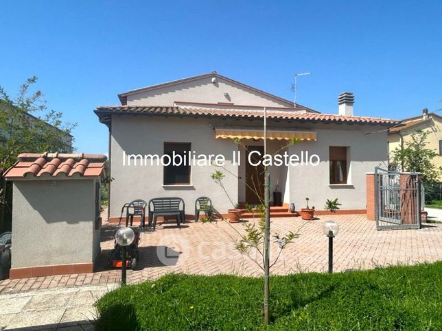 Casa indipendente in residenziale in Strada Regionale 599