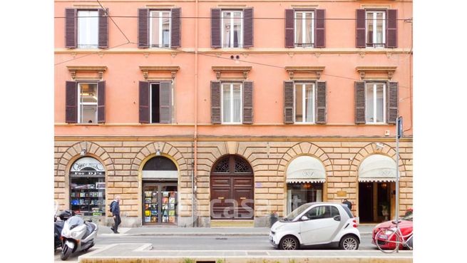 Attivitã /licenza (con o senza mura) in commerciale in Via Flaminia