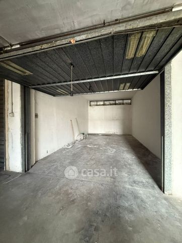 Box/posto auto in residenziale in Via Domenico Rea 27