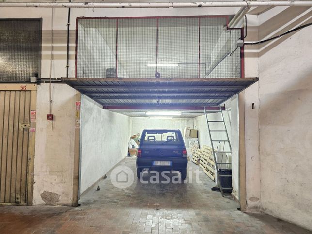 Box/posto auto in residenziale in Via Vestricio Spurinna 149