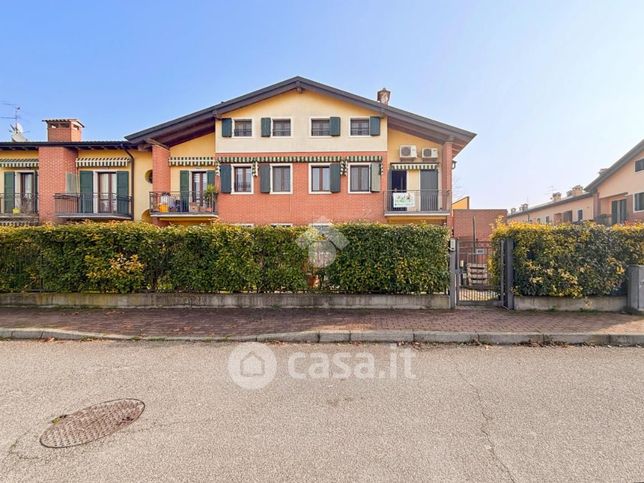 Appartamento in residenziale in Via Aie 106