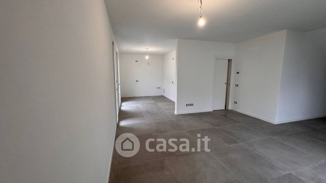 Casa bi/trifamiliare in residenziale in Via Lanzaghe