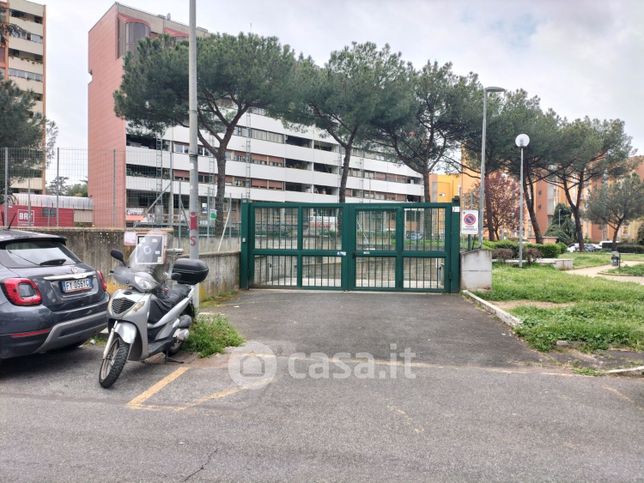 Garage/posto auto in residenziale in Via Valentino Mazzola 39