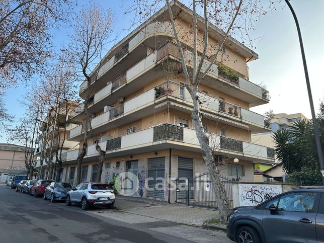 Box/posto auto in residenziale in Via Pasquale Coppa Zuccari