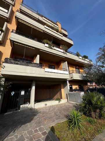 Appartamento in residenziale in Via Dante Canducci 27