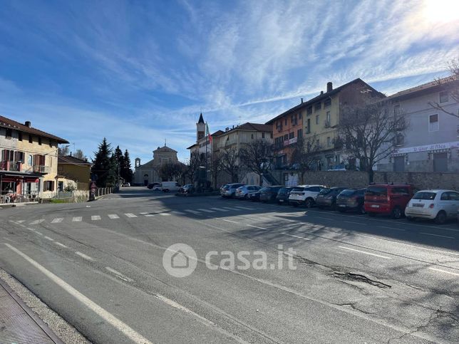 Casa indipendente in residenziale in Piazza Umberto I 10