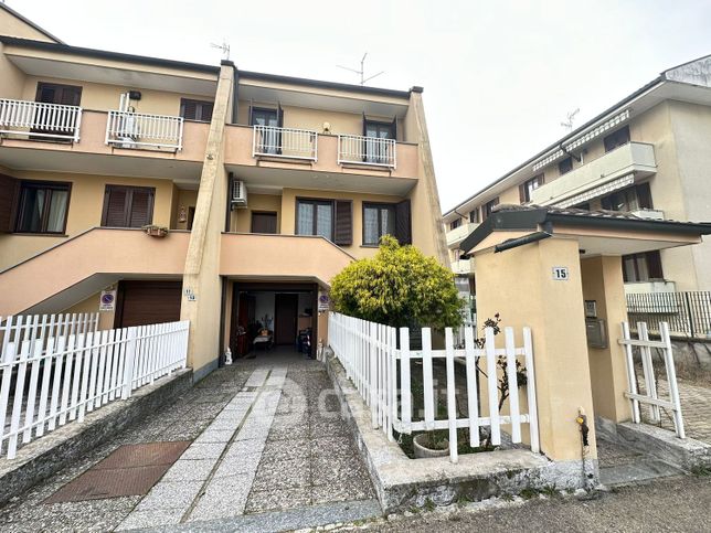 Villetta a schiera in residenziale in 