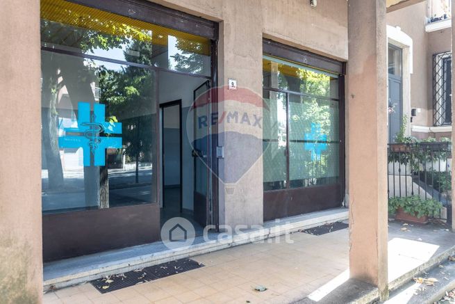 Ufficio in commerciale in Via Giovanni Pascoli 9
