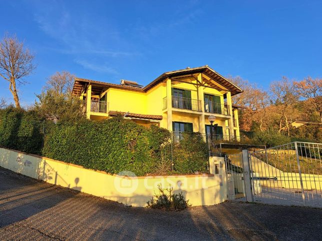 Villa in residenziale in 
