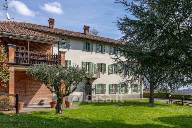 Rustico/casale in residenziale in Via San Defendente 79