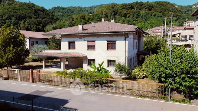 Casa indipendente in residenziale in Via Giosuè Carducci 15