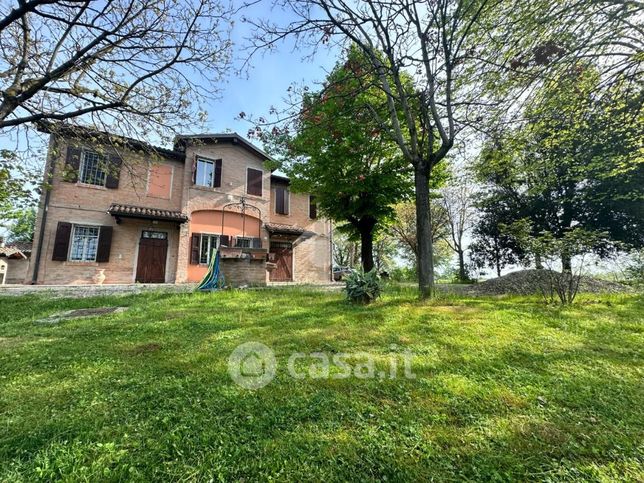 Casa bi/trifamiliare in residenziale in Stradello Cave Rangoni 1