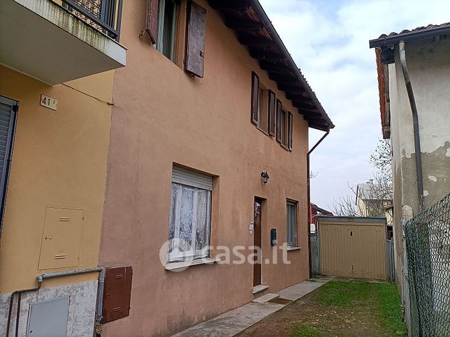 Villetta a schiera in residenziale in Strada Lomellina