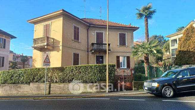 Villa in residenziale in Via Roma 105