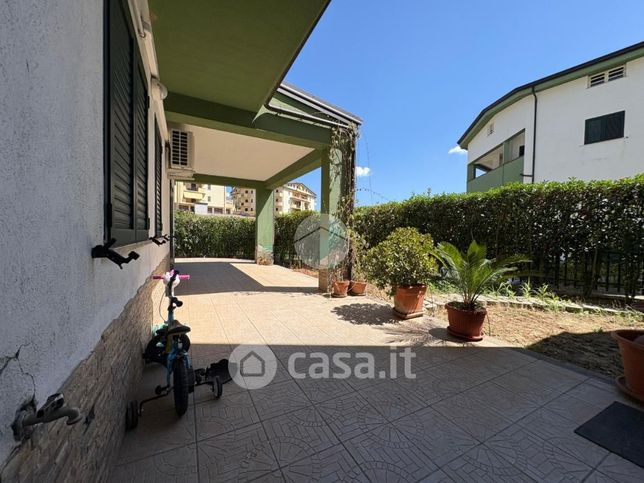 Appartamento in residenziale in Via Salerni 10