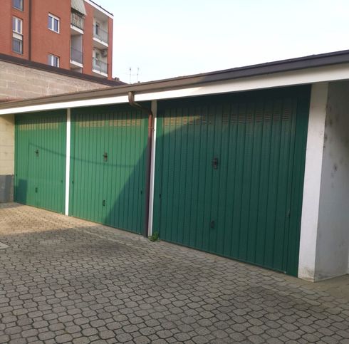 Garage/posto auto in residenziale in Corso Parini 30