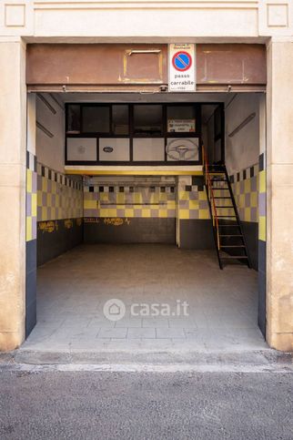 Box/posto auto in residenziale in Via Firenze 3