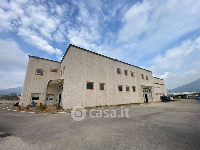 Capannone in commerciale in Via Diversivo Acquachiara