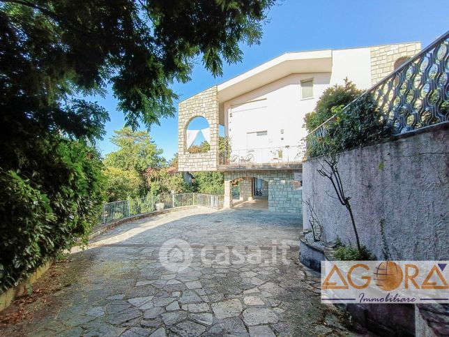 Appartamento in residenziale in Strada Levante di Castello 4