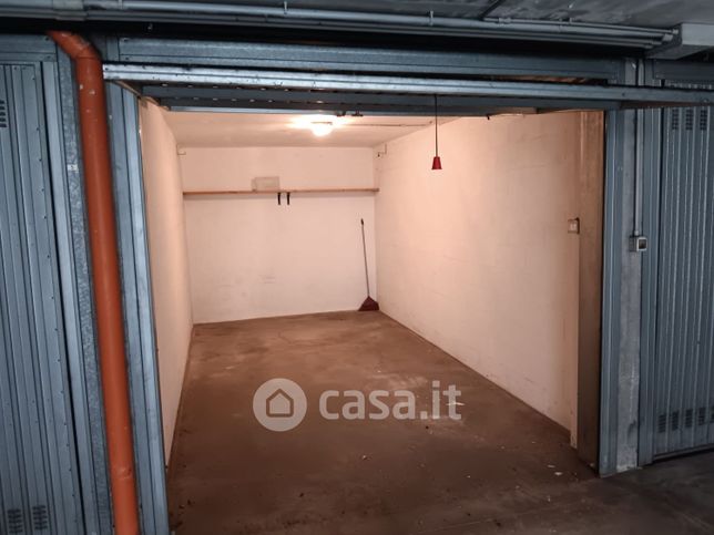 Garage/posto auto in residenziale in Via Vistrorio 72 /A