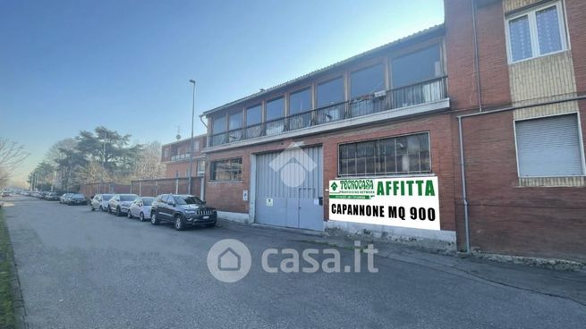 Capannone in commerciale in Via Fiume 8