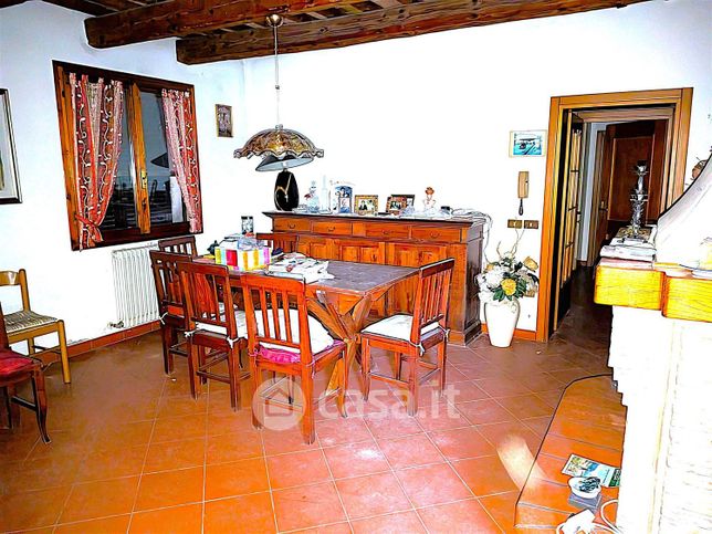 Casa indipendente in residenziale in Via Acquara 2