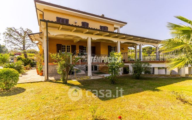 Villa in residenziale in 