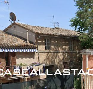 Appartamento in residenziale in Via Loreto