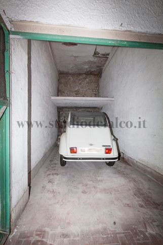 Box/posto auto in residenziale in Viale Nicola Fornelli