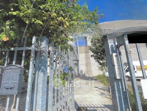 Ufficio in commerciale in Via della Scienza 17