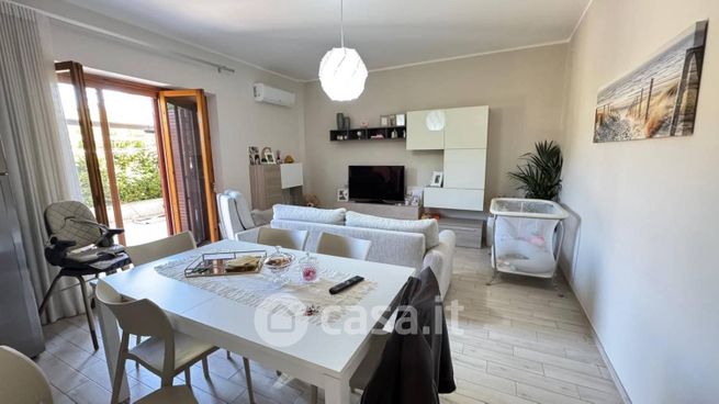 Appartamento in residenziale in Strada Statale 18 Tirrena Inferiore