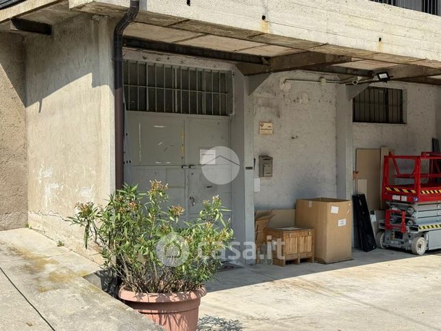 Capannone in commerciale in Via Giuseppe Garibaldi
