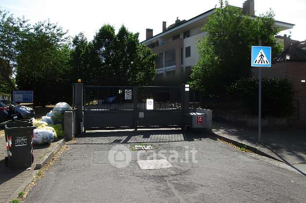 Box/posto auto in residenziale in Via Luigi Canonica 20