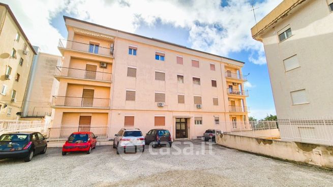 Appartamento in residenziale in Via Platone 1