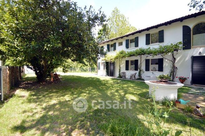 Rustico/casale in residenziale in Via Musestre