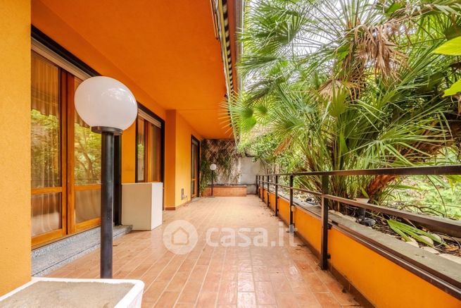 Appartamento in residenziale in Via Marmolada 5