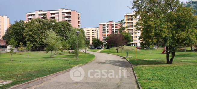 Appartamento in residenziale in Via Sporting Mirasole 18