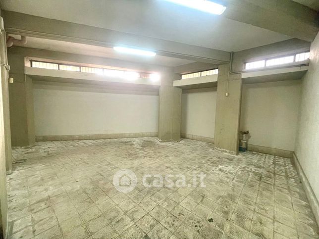 Box/posto auto in residenziale in Via Nino Bixio 30