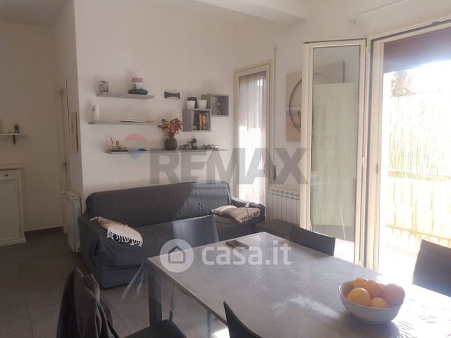 Appartamento in residenziale in Via J. F. Kennedy 11