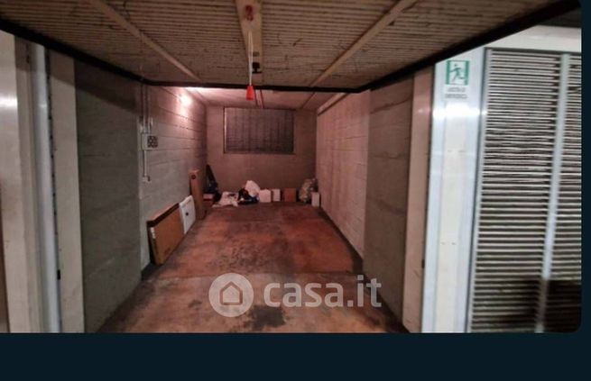 Box/posto auto in residenziale in Piazza Adriano 11 /E